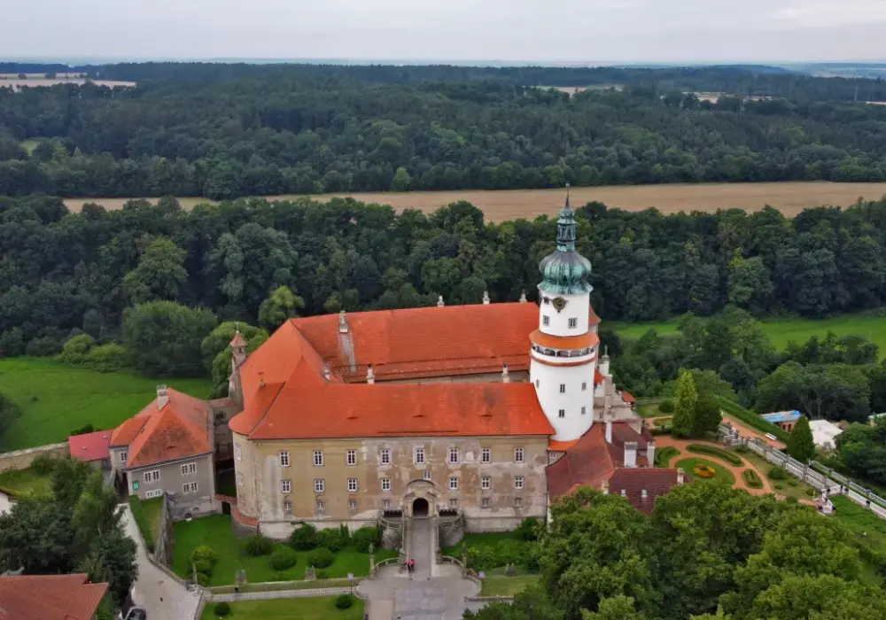 Poznajmy 5 bajkowych zamków w Czechach tuż przy granicy z Polską