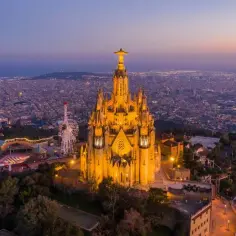 Ile Trwa Lot do Barcelony z Polski? Średni Czas Przelotu Samolotowego