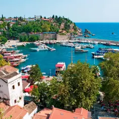 Ile trwa lot z Poznania do Turcji Antalya: szczegółowy rozkład godzin