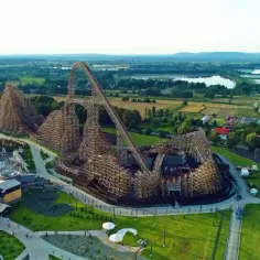 Gdzie poczuć dreszczyk emocji na rollercoasterach w Polsce? Top 3