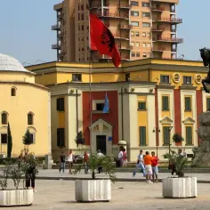 Ile trwa lot z Katowic do Tirany - poznaj szczegółowy rozkład podróży