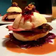 Oto restauracja Modra w Poznaniu, które zaskoczy kubki smakowe!