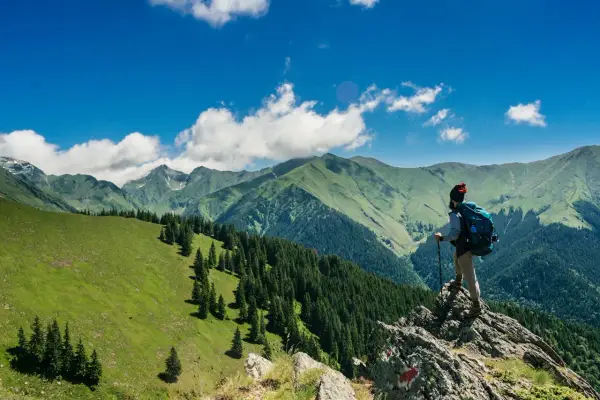 Dlaczego warto inwestować w wysokiej jakości odzież outdoorową?